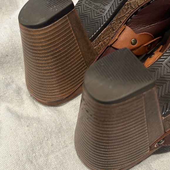 DANSKO  Rach Leather Clog Brown with braided trim. Very comfortable! - Picture 8 of 14